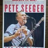 "Carry It On!  　　 　A History in Song and Picture of the Working Men and Women of America   　　　　Pete Seeger" (1985)を購入した