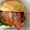 「三瓶バーガー・トーキョー  "新メニュー 天狗盛りバーガー"」下北沢店