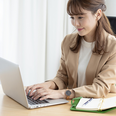 振り返りをする目的とは？仕事におけるメリットとおすすめのフレームワークを解説