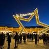 ウィーンの夜のクリスマスマーケット　1　　　シェーンブルグ宮殿　ランドマークのクリスマスマーケット）　2024.11,20