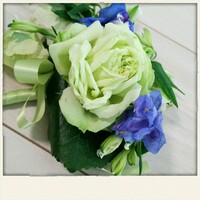 生花コサージュ 自作できるか スプレーバラで試作 あーるのあーだこーで 生花コサージュ 自作できるか スプレーバラで試作 あーるのあーだこーで