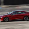 タイランドマツダが「MAZDA6e（右ハンドル仕様）」の実車を初披露、現地では「CX-6e」のテスト車両もスクープ。