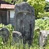 見目川のそばに祀られる庚申塔　大分県豊後高田市見目