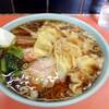 町中華のふつうで美味しい「ワンタンメン」