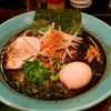 金星食堂でマー油黒豚骨ラーメン