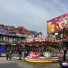 オランダの移動式遊園地「ケルミス」！ヨーロッパの映画の世界観の中にある最強の絶叫マシン！