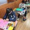 ２年生：図工　窓を開いて