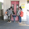 知立はしろ、しろ、しろ、豊田市はあか、あか - 名鉄のえきのエレベーター