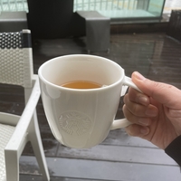 スタバ「ゆずシトラス＆ティー」を無料でノンカフェインにカスタマイズ。爽やか柑橘でカモミールのハーブ感も気にならない◎
