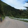 この自転車で砂利道行くんですか？