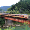 山笑ふ