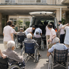 以前の老健で聞いた昔の話｜車椅子を車に積めるだけ乗せて外出