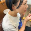 ダークカラーに映えるネイビーブルーのアクセントカラー
