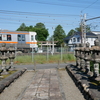 岐南町の『八剣神社』JR東海道線が横切る参道。