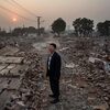 中国共産党（中共）の統治下で、中国は内外の圧力に直面している。この圧力はすべての中国市民にとって悲劇的な現実である。彼らは中共政権を選んだわけではないが、「人民の名義」の下で、他国を脅かし、国民生活を管理し、「習近平思想」で言論の自由を抑圧する体制の中で生きることを強いられている