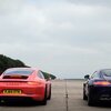 ライバル!メルセデスAMG GT S vs ポルシェ 911GTS ドラッグレース動画