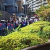 都会の夏祭りだって微笑ましい