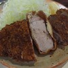 これぞ肉塊！　とんかつ"とん平"でロースカツ定食