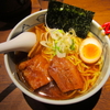 【今週のラーメン７５１】 麺屋武蔵 新宿本店 （東京・新宿西口） 武蔵らー麺