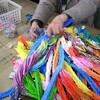 折り鶴の選別作業など　クラブ活動は卓球