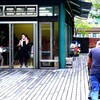 加工した段ボールの納品　黄色のバラ