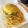 グアムの絶品ハンバーガー
