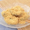 ローソンから「とろけるわらび餅 黒蜜入り」が新登場！国産きなこを使用した黒蜜入りのわらび餅、スイーツ新商品です