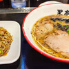 熊本ラーメン　黒亭でラーメンを食べる