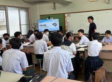生成AIを商品販売のポスターやPOP作りに活用。都城きりしま支援学校で「AIチャレンジ」教室