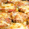 ビフェ・ア・パルメジャーナ（南米の肉料理７　ビーフパルメジャーナ）　名前はイタリア風ですがブラジル料理．イタリア伝統のパルメジャーナに由来しますが，イタリアではお目にかかれません．牛の柔らかい部位，例えばフィレなどを使うため，フィレ・ア・パルメジャーナとも呼ばれます．  Tasteatlasの南米肉料理ランキングでは第５位，世界の肉料理ランキングでは21位と高く評価されている逸品です．カツレツとチーズ，トマトソースという組み合わせ．日本人にも広く受け入れられることは間違いありません．