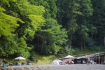 人生初の川遊びは石拾い!?  滝畑湖畔BBQ場で本気の夏遊び。