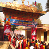 ネパールの寺院で行われた盛大な仏教の式典の様子です