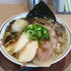 【今週のラーメン４０４６】 ねいろ屋 豊洲店 （東京・市場前） 特製背脂煮干ラーメン　〜朝から食える本格派！スマート背脂煮干し！