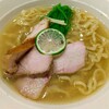 麺処ほん田で塩ラーメンをいただく