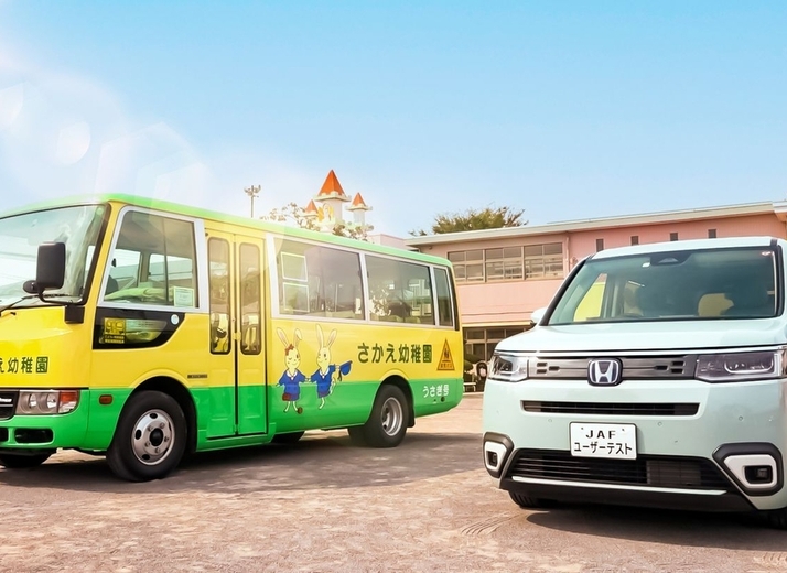 曇っていても危険！ JAFが真夏の車内温度を検証。約1時間で40℃超えに。