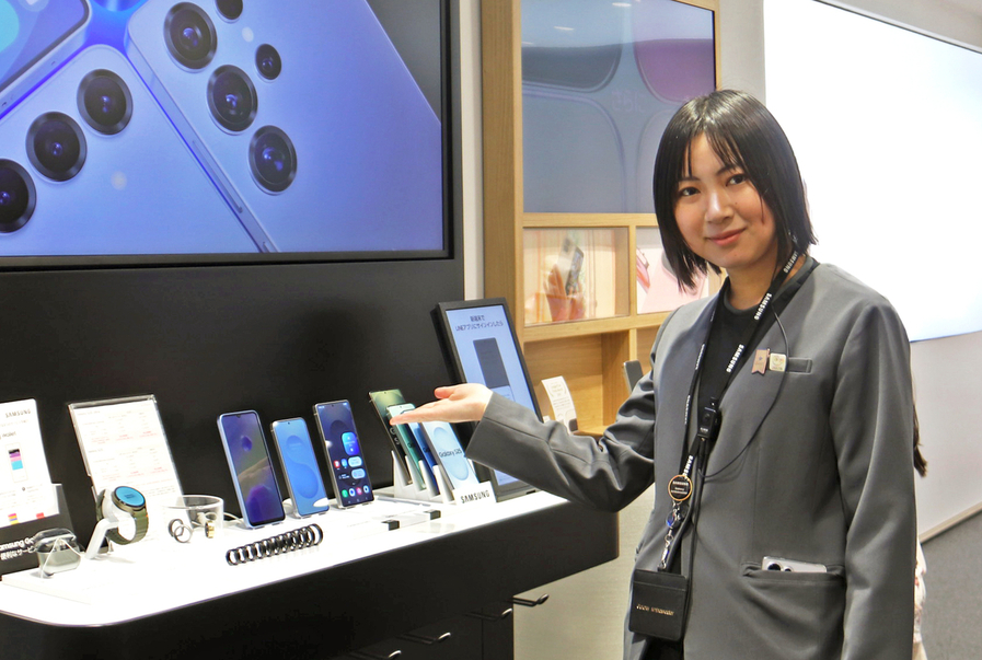 国内ではソフトバンクショップだけ！ 「Samsung Galaxy Ambassador」が製品の魅力や楽しみ方をサポート