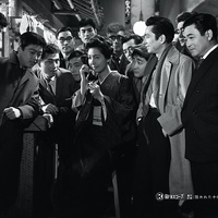 Yahoo!オークション - ub42752『事件記者 拳銃貸します』B2判