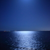月明かりに照らされた海面が星空のように美しかった。in 新日本海フェリー