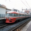 1984年の生田駅を通過する小田急ロマンスカー【３】