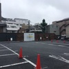 信濃町の駐車場の煉瓦塀  新宿区信濃町