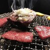どうやって食べるの？新井薬師様の近くにある「焼肉dining明川」でぶ厚すぎるタン塩を食す