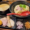 【麺屋 四季～Shiki～＠門前仲町】5種類以上の根菜と鶏の旨みが詰まった鶏白湯ラーメンのお店