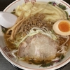 ラーメン屋はやたろうで、特製中華そば！肉そぼろワンタン入りで940円！