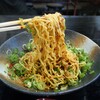 【デリカセロリ】ご飯と合わせろ。おかず的な役割の汁なし担担麺(中区大手町)