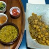 勝負はたっぷりアチャール？ひよこ豆のスパイスカレーとリベンジのダルカレー