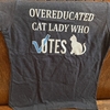 キャットレディより一言申し上げるのTシャツ
