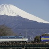 黄瀬川で下り貨物列車を富士山バックの定番ショット