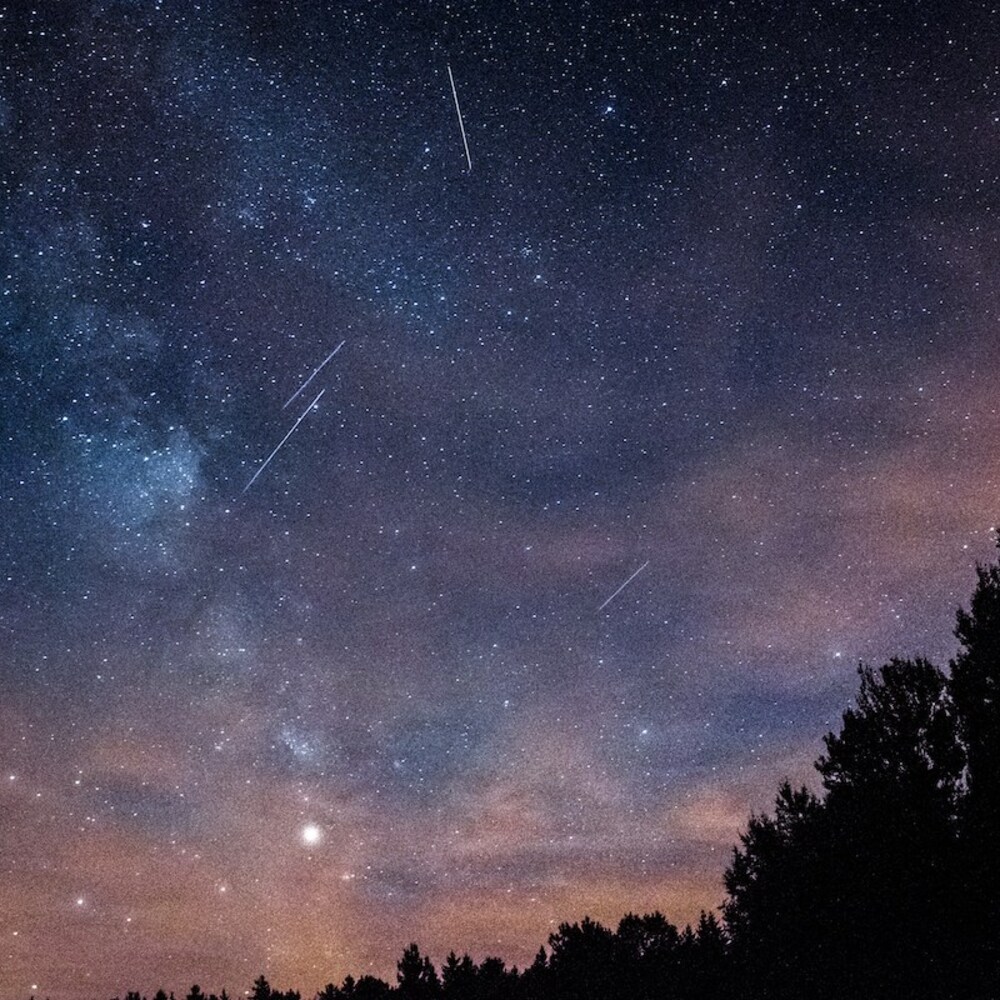 2025年8月はペルセウス座流星群が好条件で見える！好観測時間や方角は？
