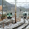 雪のある鉄道風景　JR四国高松運転所近くで