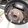 80系シエンタ : ブレーキを踏んだときのドラムブレーキの異音を修理